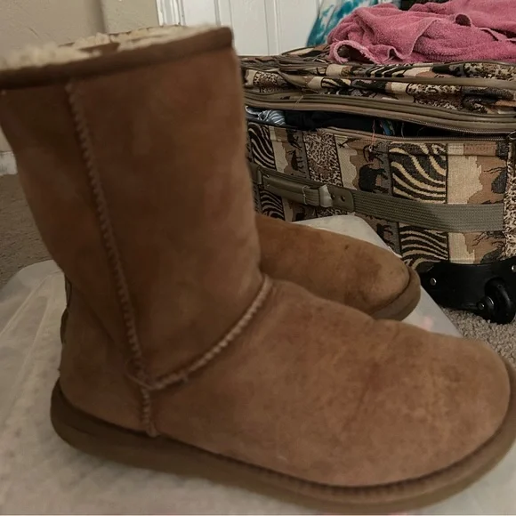 UGG Tan Sheepskin Boots Size 6 - Picture 2 of 6